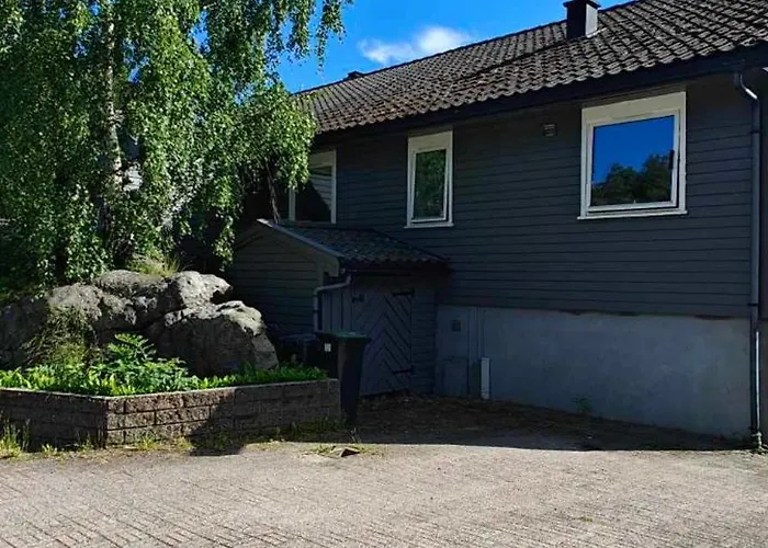 Holiday home Sorlandsidyll, Dyreparken 12 Min *
